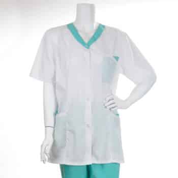 Туника с къс ръкав, копчета и двоен джоб - бяла