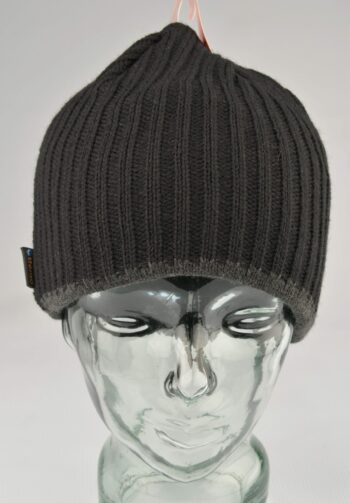 мъжка плетена зимна шапка