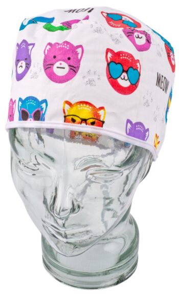 хирургическа-шапка-с-щампа-цветни-котета-scaled