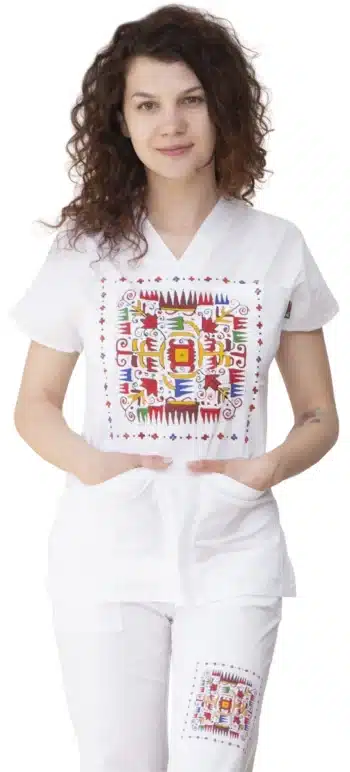 Дамска медицинска туника с печат шевица