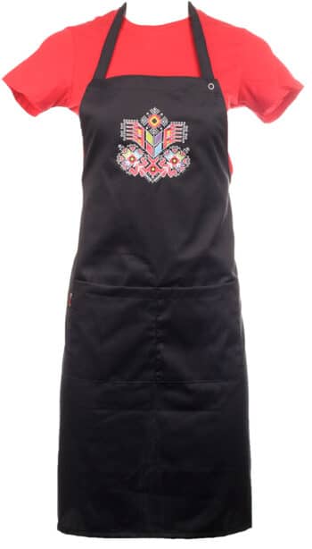 Черна престилка през врат с българска шевица с тик-так закопчаване